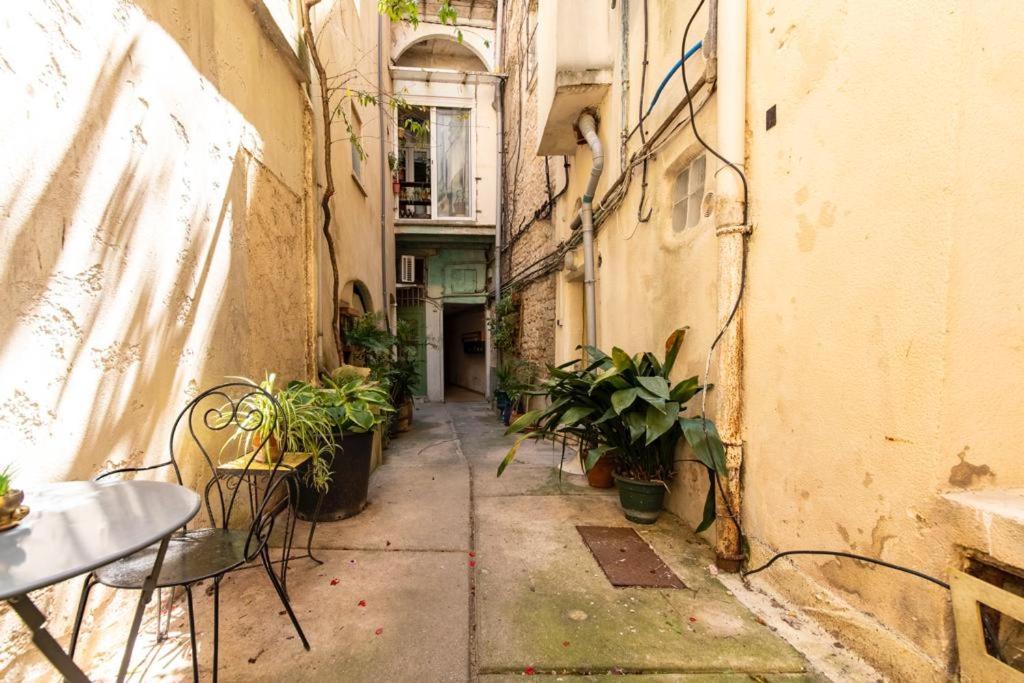 Studio Cosy Au Coeur De L'Ecusson - Arenes A 2 Min Nîmes Eksteriør bilde